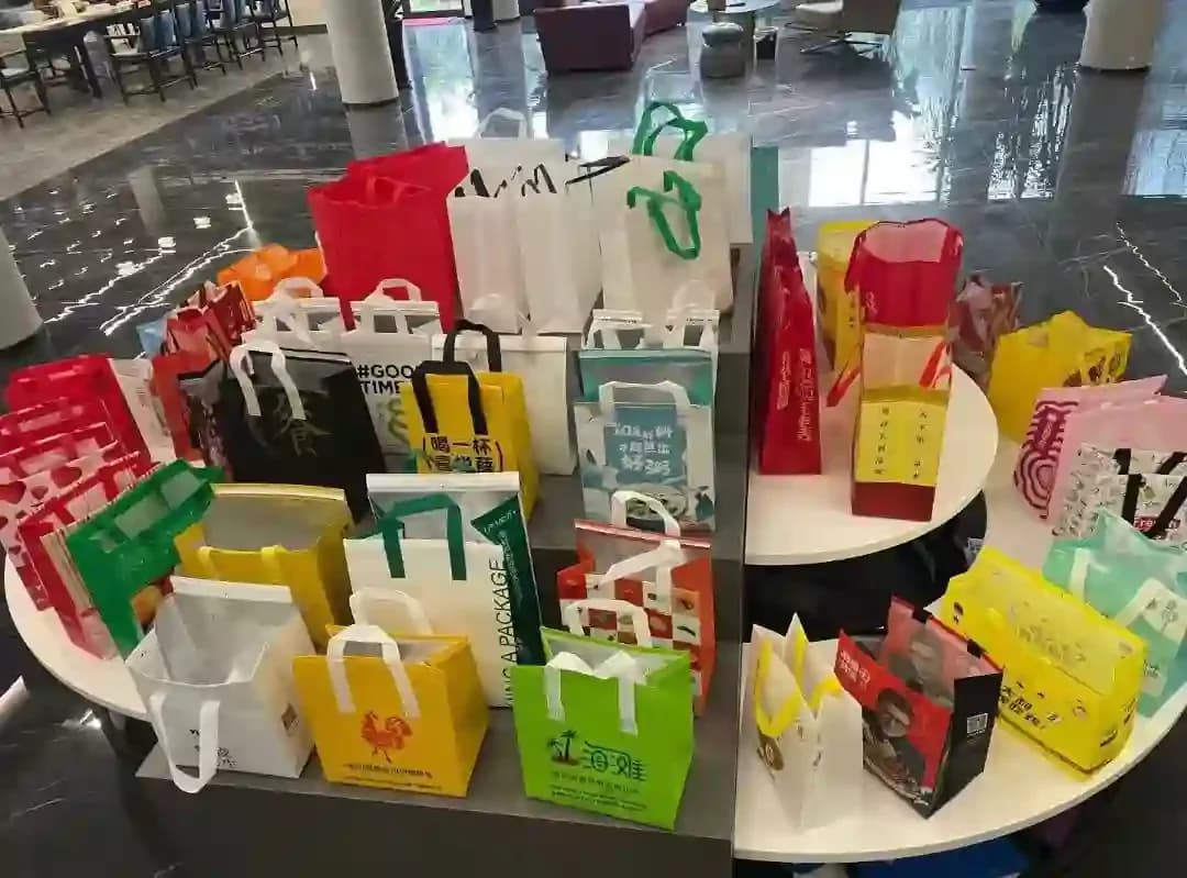 Fabricant d’emballages plastiques & sacs laminés