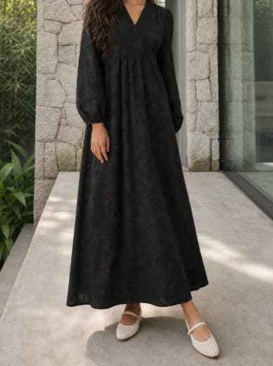 Robe longue noire texturée pour femme